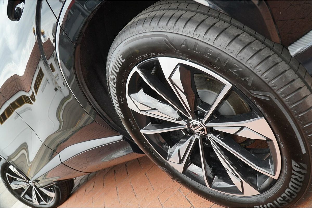 2024 MG HS Essence AS33