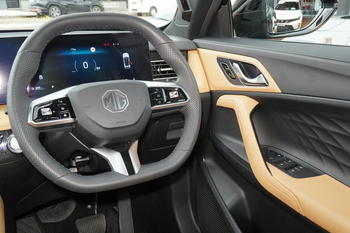 2024 MG HS Essence AS33