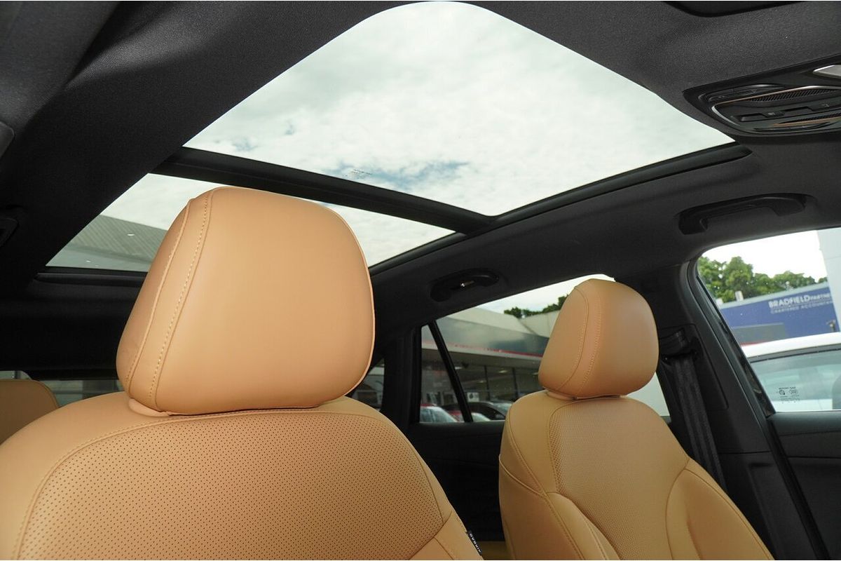 2024 MG HS Essence AS33