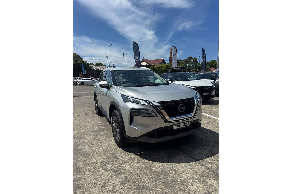 2024 Nissan X-TRAIL ST T33