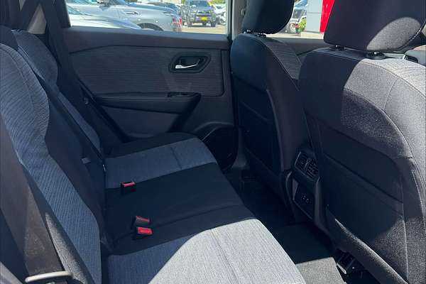 2024 Nissan X-TRAIL ST T33