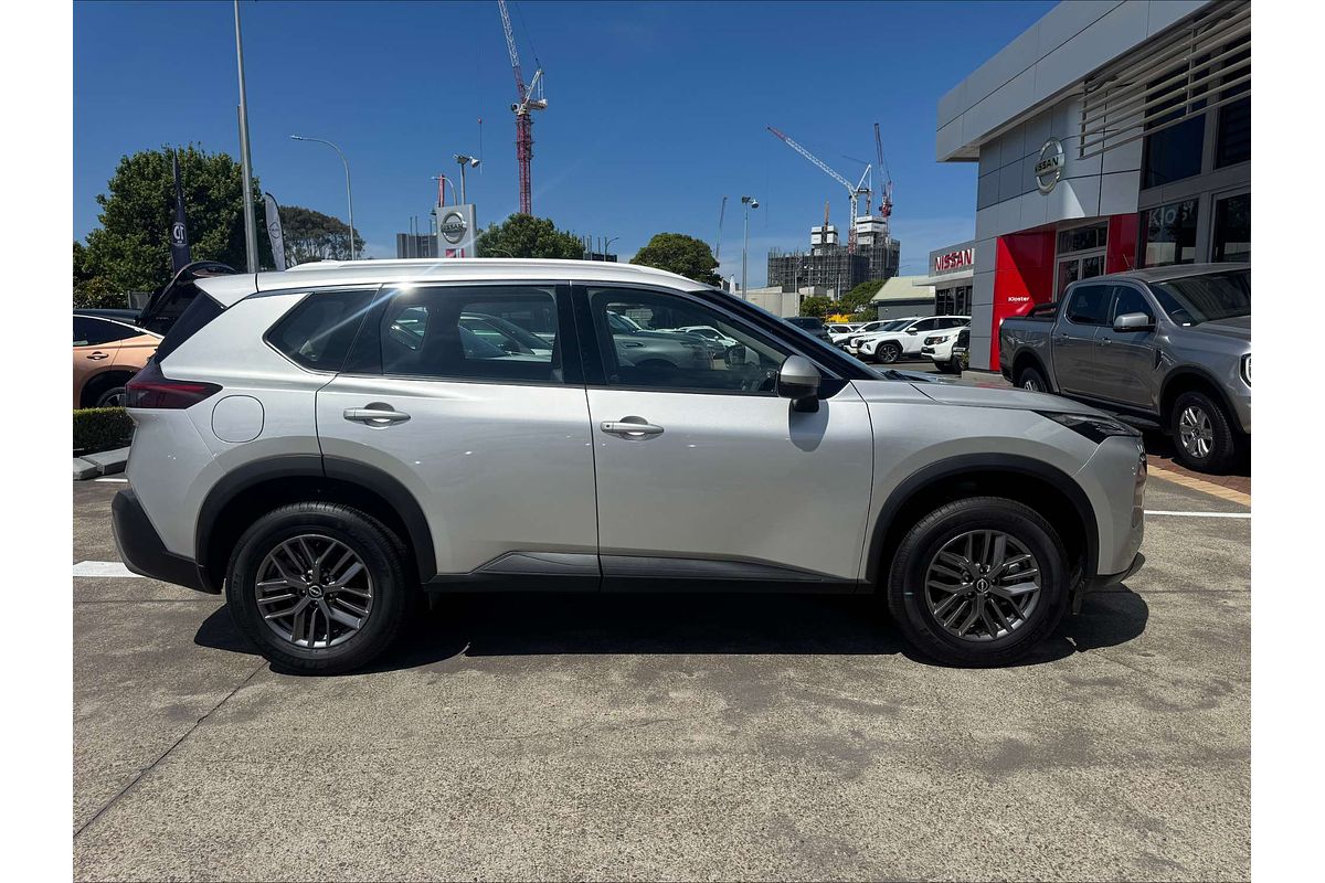 2024 Nissan X-TRAIL ST T33