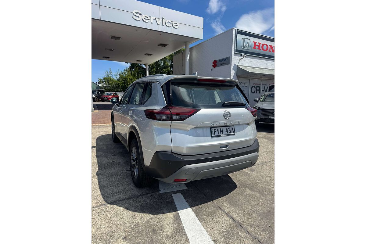 2024 Nissan X-TRAIL ST T33