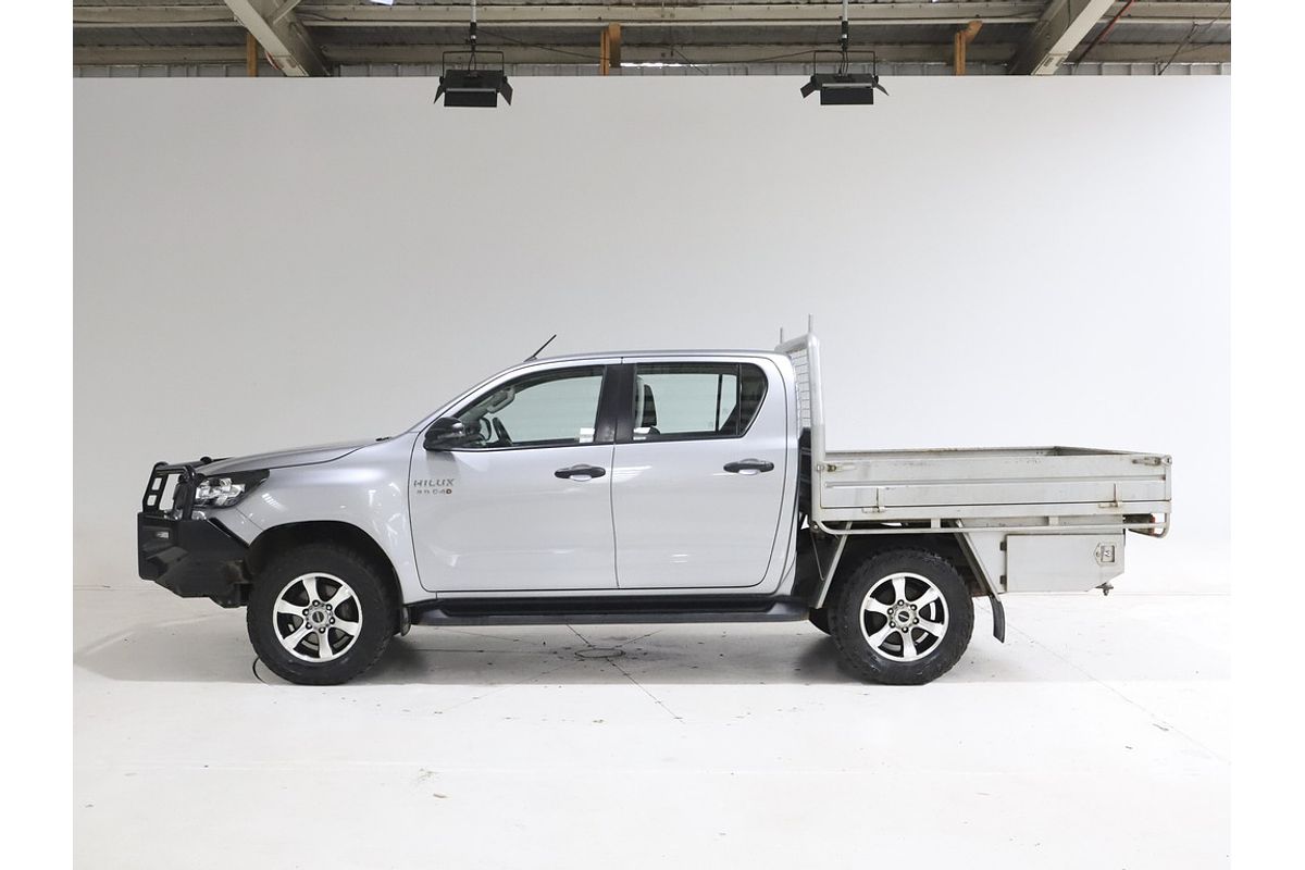 Hilux 4x4 SR 2.8L T Diesel Manual Double Cab C/C 2L70330 001 Hilux 4x4 SR 2.8L T Diesel Manual Double Cab C/C 2L70330 001