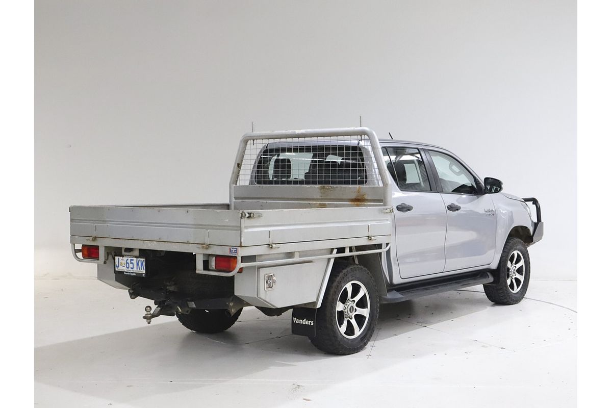 Hilux 4x4 SR 2.8L T Diesel Manual Double Cab C/C 2L70330 001