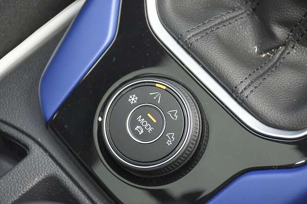 2025 Volkswagen T-Roc R D11