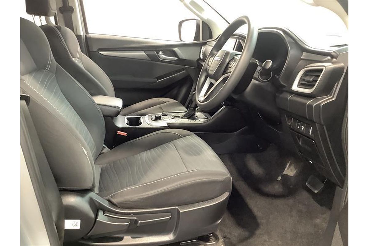 2022 Isuzu MU-X LS-M