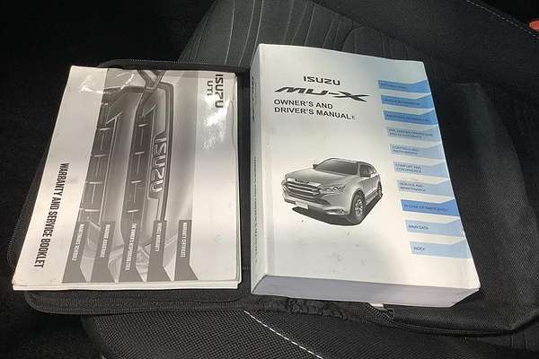 2022 Isuzu MU-X LS-M