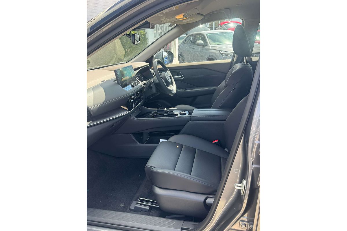 2025 Nissan X-TRAIL ST-L e-POWER T33