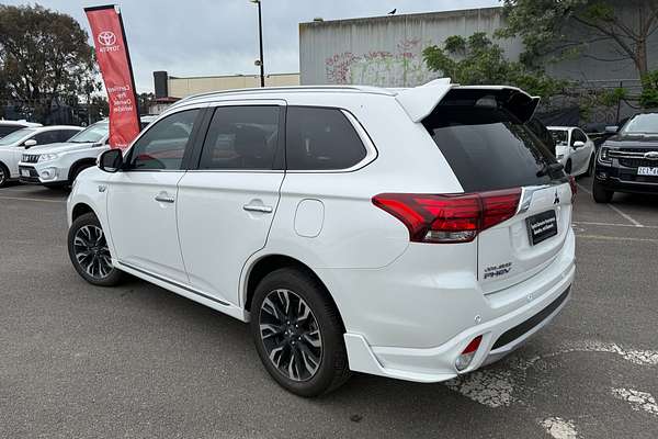 2017 Mitsubishi Outlander PHEV Exceed ZK