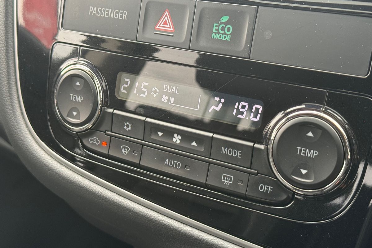 2017 Mitsubishi Outlander PHEV Exceed ZK