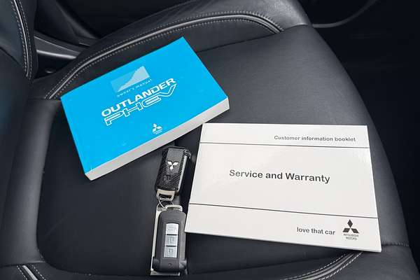 2017 Mitsubishi Outlander PHEV Exceed ZK