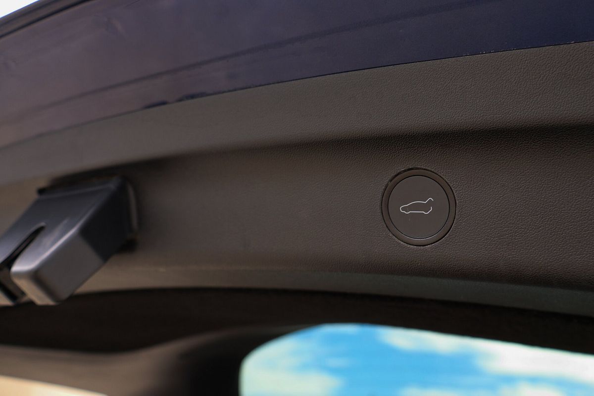 2023 Tesla Model Y Rear-Wheel Drive