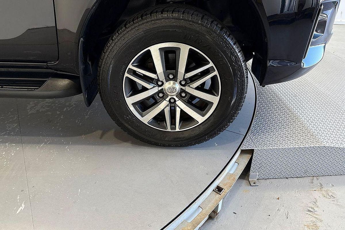 2019 Toyota Hilux SR5 GUN126R 4X4