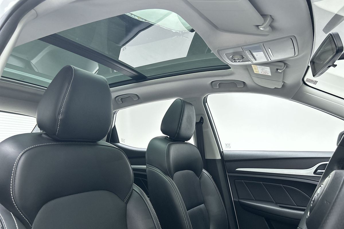 2018 MG ZS Essence AZS1