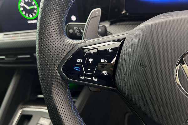 2024 Volkswagen Golf R 8 thumb-11