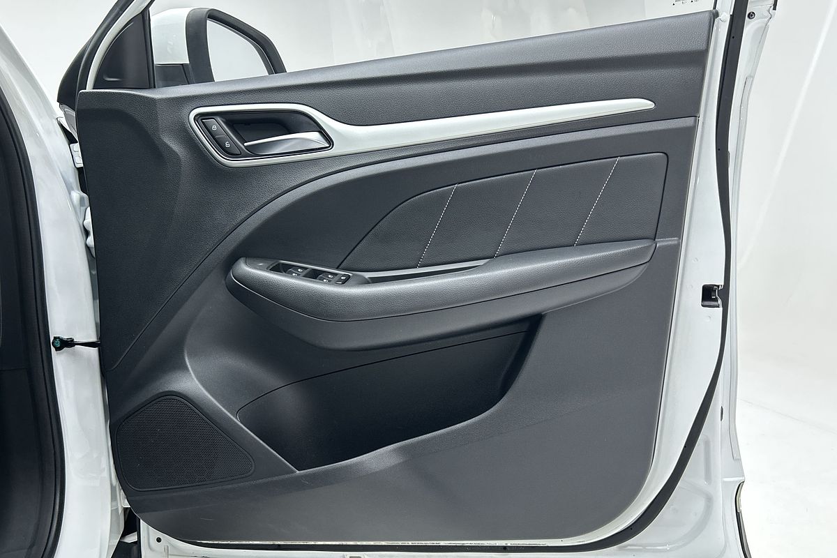 2018 MG ZS Essence AZS1