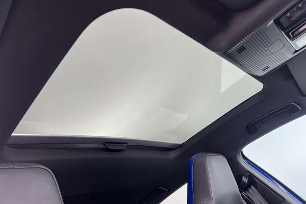 2024 Volkswagen Golf R 8 thumb-15