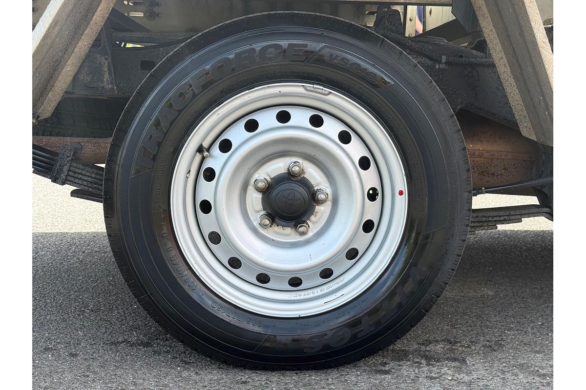 2015 Toyota Hilux Workmate TGN16R Rear Wheel Drive