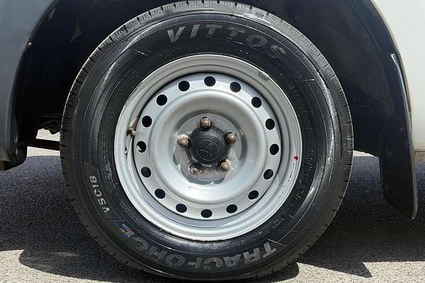 2015 Toyota Hilux Workmate TGN16R Rear Wheel Drive