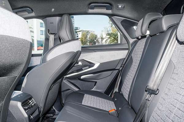 2025 Peugeot 3008 Allure Hybrid P64