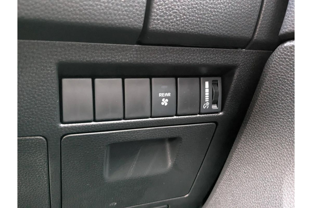 2025 Isuzu MU-X LS-M