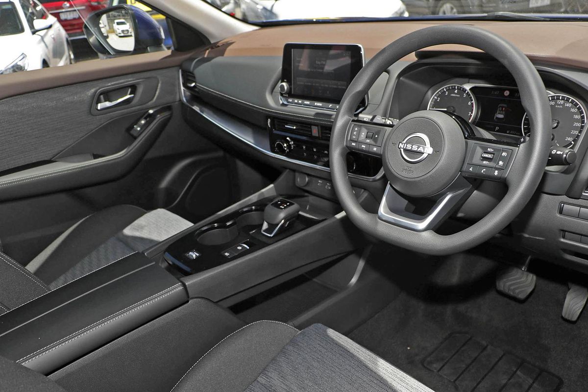 2025 Nissan X-TRAIL ST T33