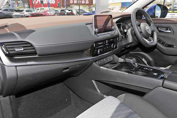 2025 Nissan X-TRAIL ST T33