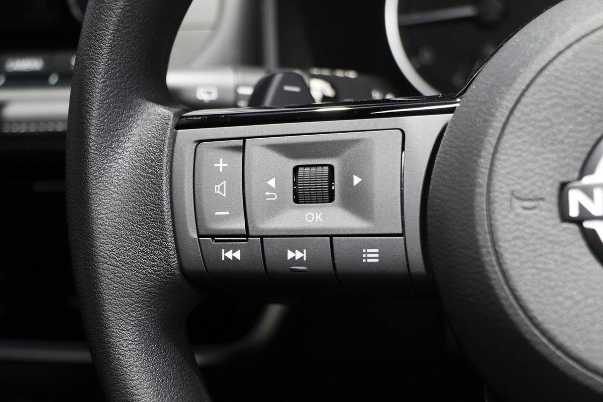 2025 Nissan X-TRAIL ST T33