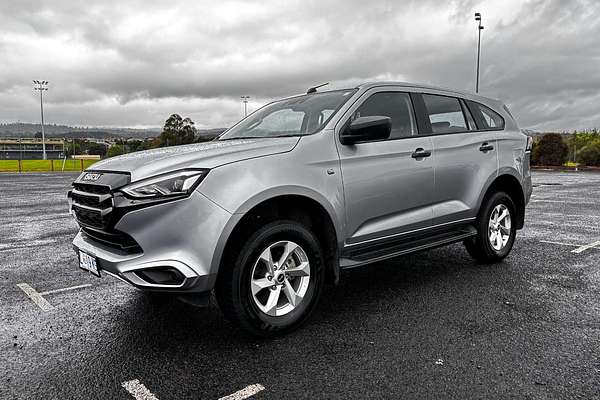 2023 Isuzu MU-X LS-M