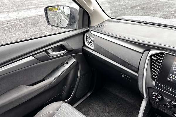 2023 Isuzu MU-X LS-M