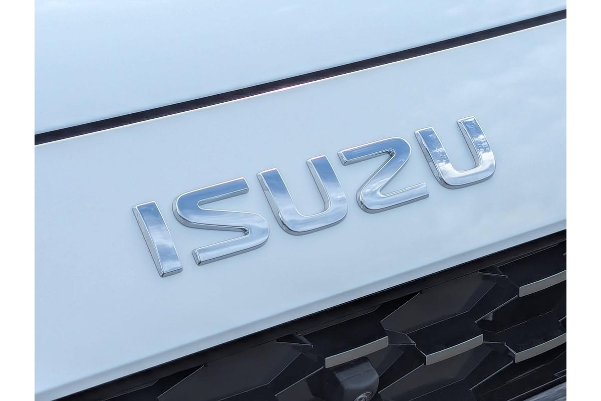 2025 Isuzu MU-X X-TERRAIN