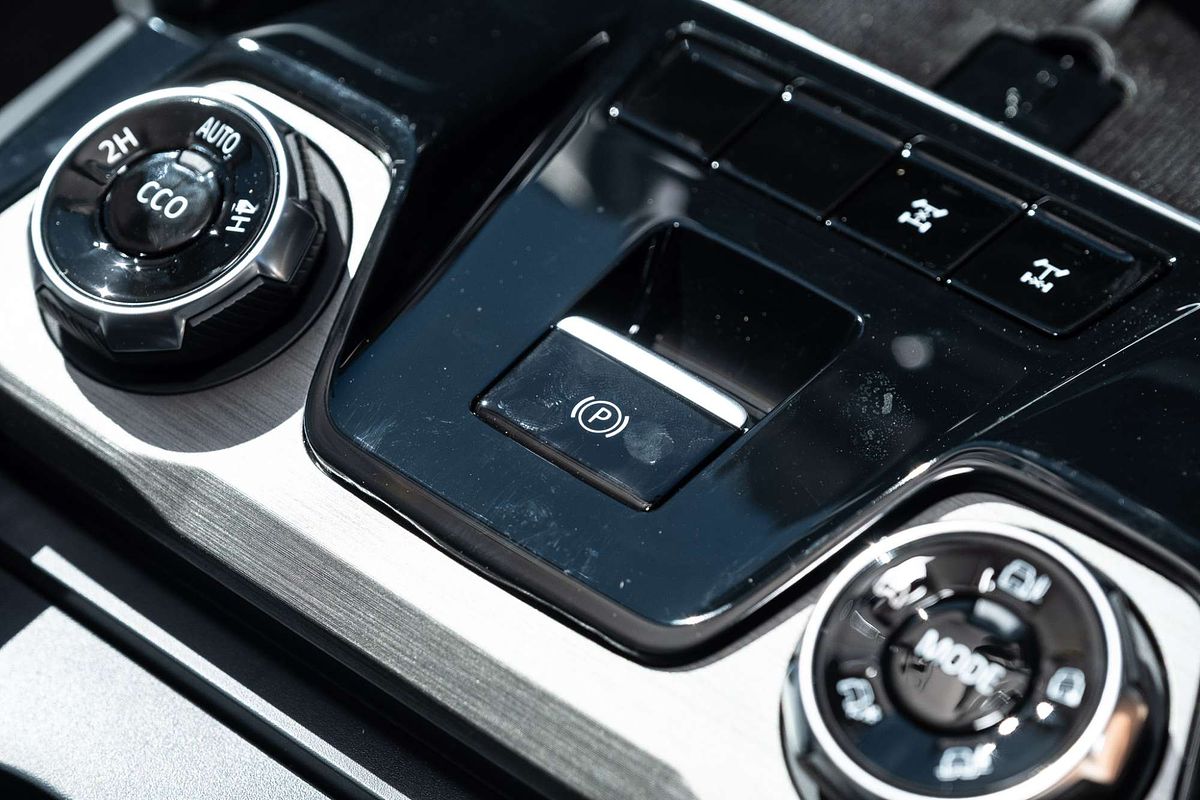 2025 LDV D90 Executive SV9A