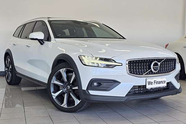 2021 Volvo V60 Cross Country B5