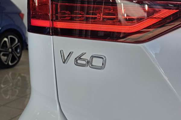 2021 Volvo V60 Cross Country B5