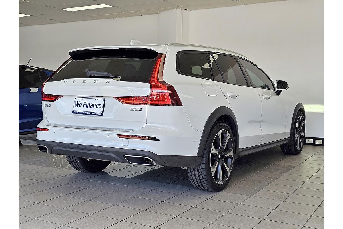 2021 Volvo V60 Cross Country B5