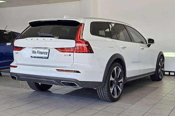 2021 Volvo V60 Cross Country B5