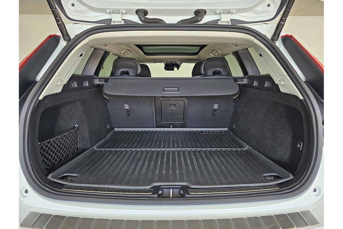 2021 Volvo V60 Cross Country B5