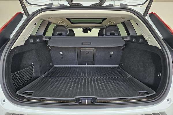 2021 Volvo V60 Cross Country B5