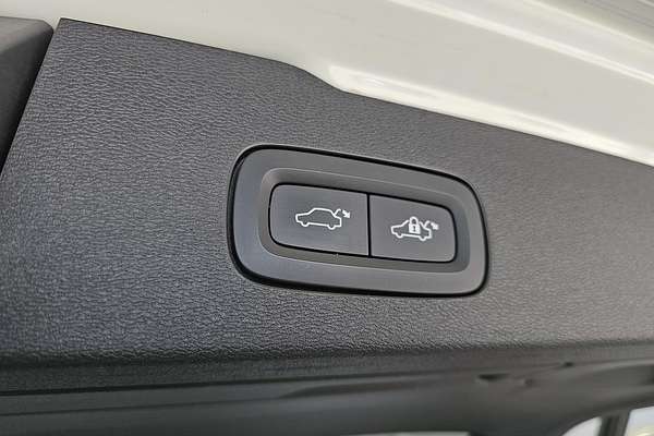 2021 Volvo V60 Cross Country B5