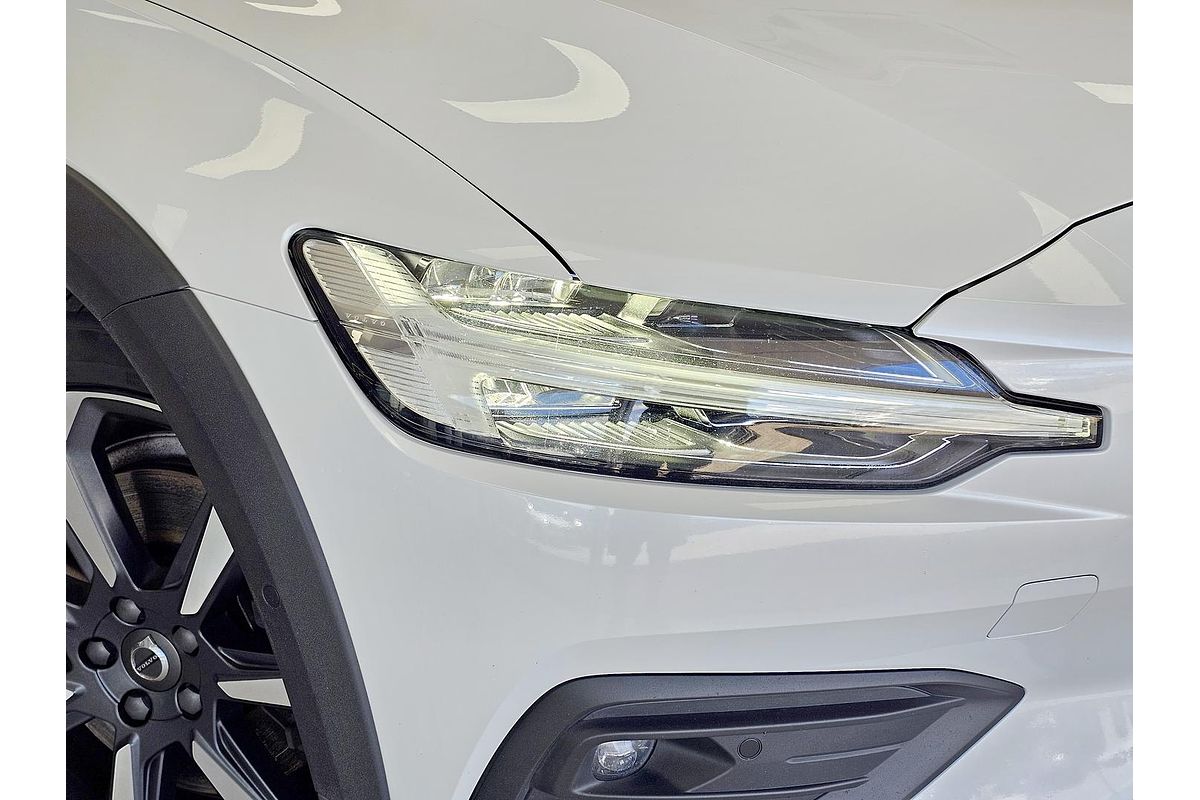 2021 Volvo V60 Cross Country B5