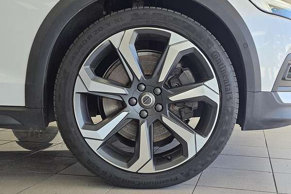 2021 Volvo V60 Cross Country B5