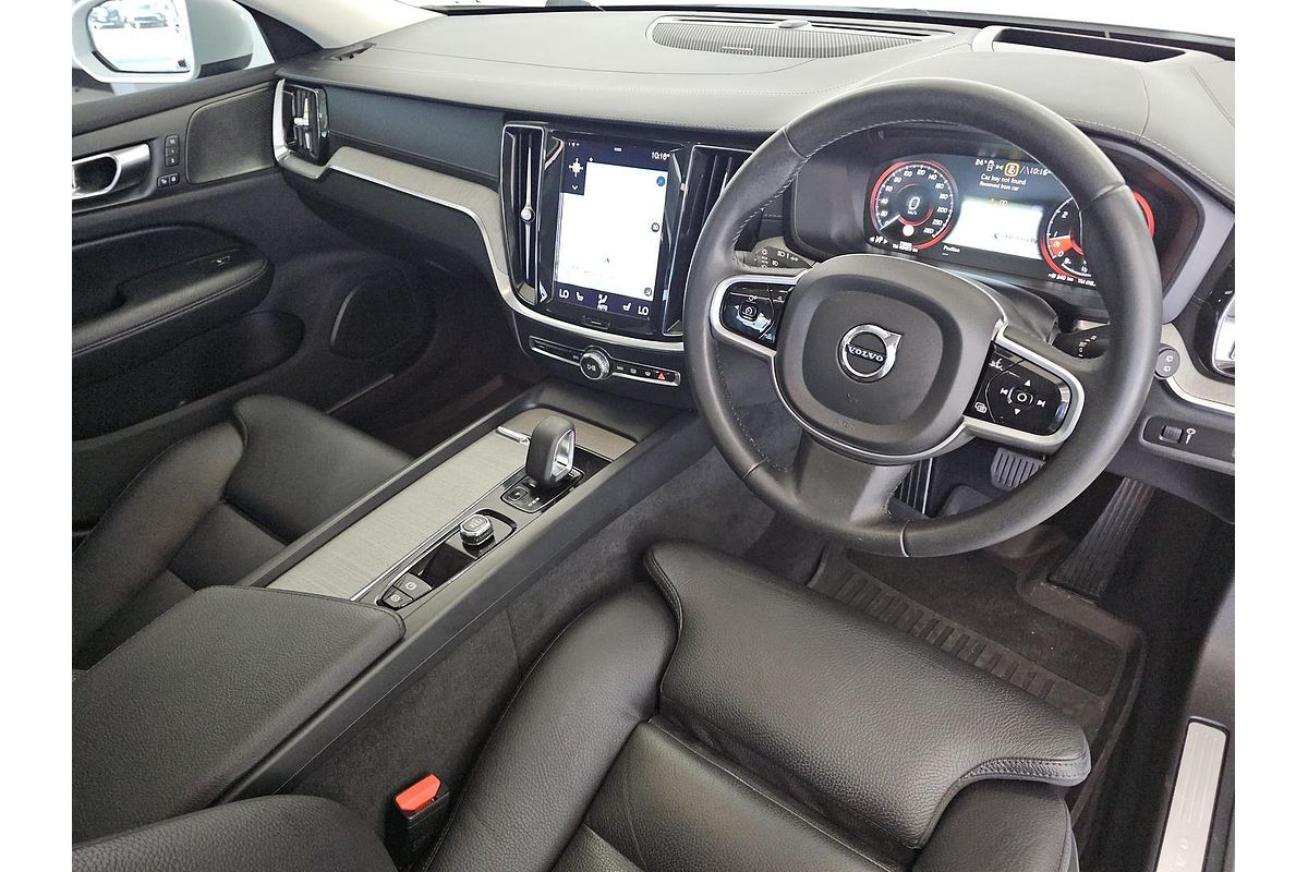 2021 Volvo V60 Cross Country B5