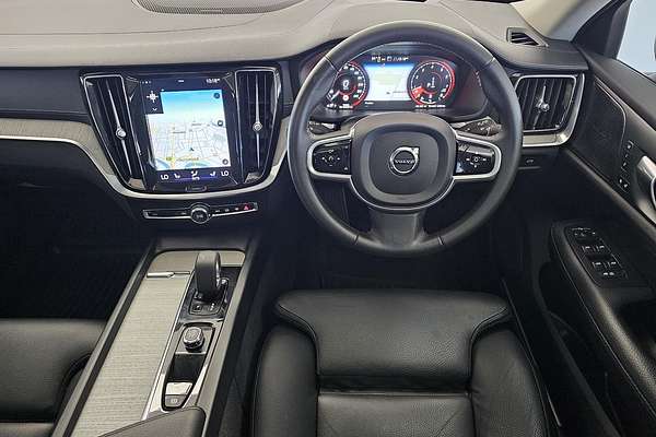 2021 Volvo V60 Cross Country B5