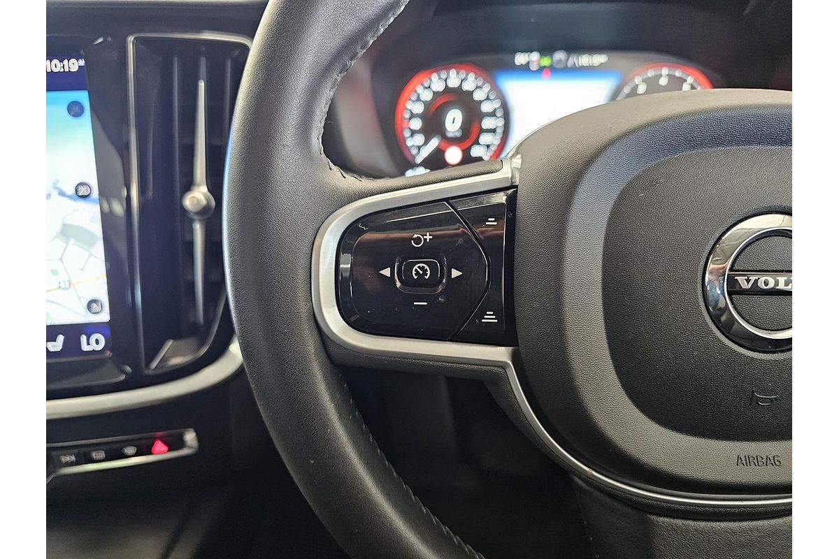 2021 Volvo V60 Cross Country B5