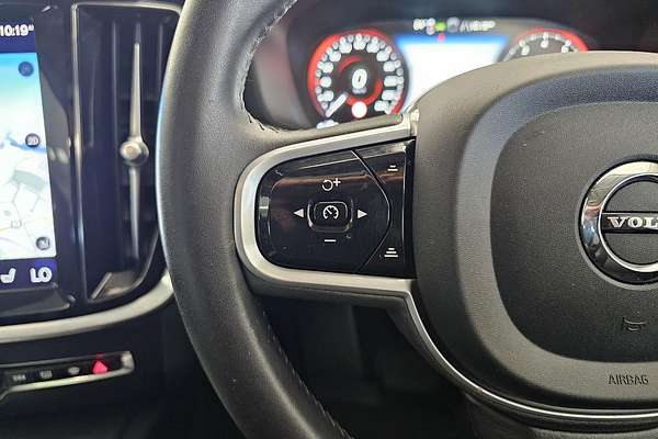 2021 Volvo V60 Cross Country B5