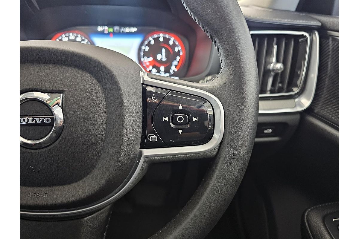 2021 Volvo V60 Cross Country B5