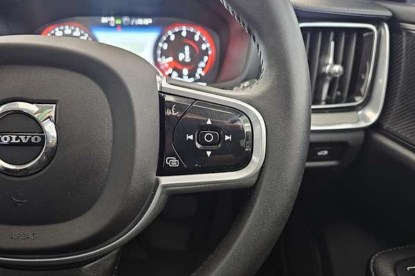 2021 Volvo V60 Cross Country B5