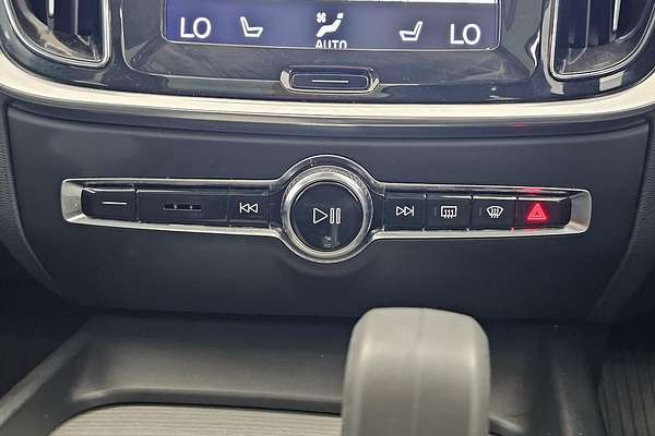 2021 Volvo V60 Cross Country B5