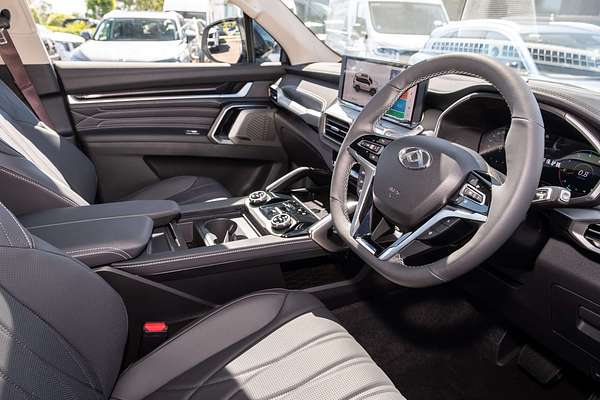 2025 LDV D90 Executive SV9A